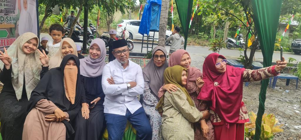 H Basrun Sampaikan Visi Misi,Ibuk Ibuk Mintak Selfi