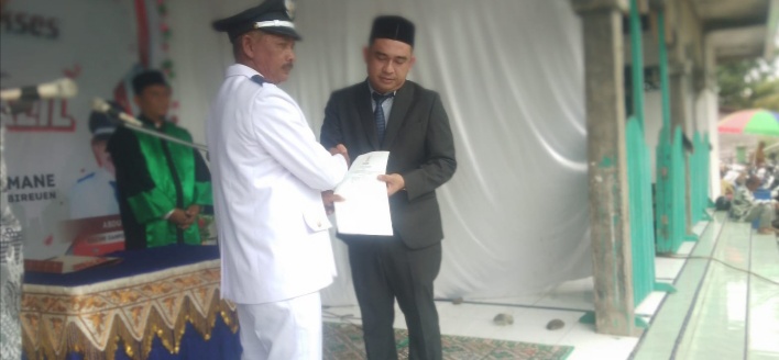 Camat Juli Doli Mardian, SE, M,S,M, Lantik Abdul Jali Sebagai Keuchik Gampong Teupin Mane Priode 2023-2029.