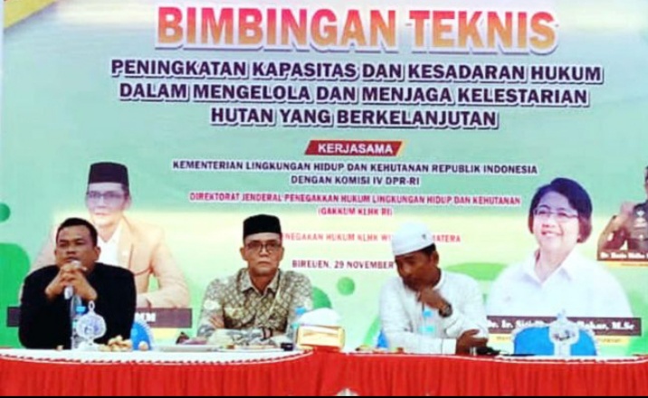 Ir, H, T,A Khalid,MM,Gelar Bimtek Peningkatan Kapasitas dan Kesadaran Hukum Dalam Mengelola dan Menjaga Kelestarian Hutan.