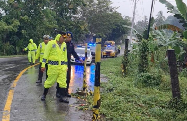 Kapolres Bireuen Tinjau Lokasi Rawan Longsor Lintas Bireuen/Takengon.