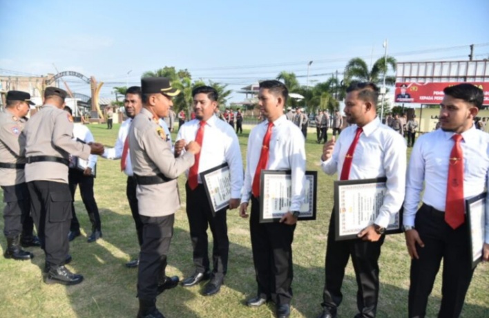 Berhasil Ungkap 28 Kg Sabu dan 5000 Ekstasi, Satresnarkoba Polres Bireuen Terima Penghargaan