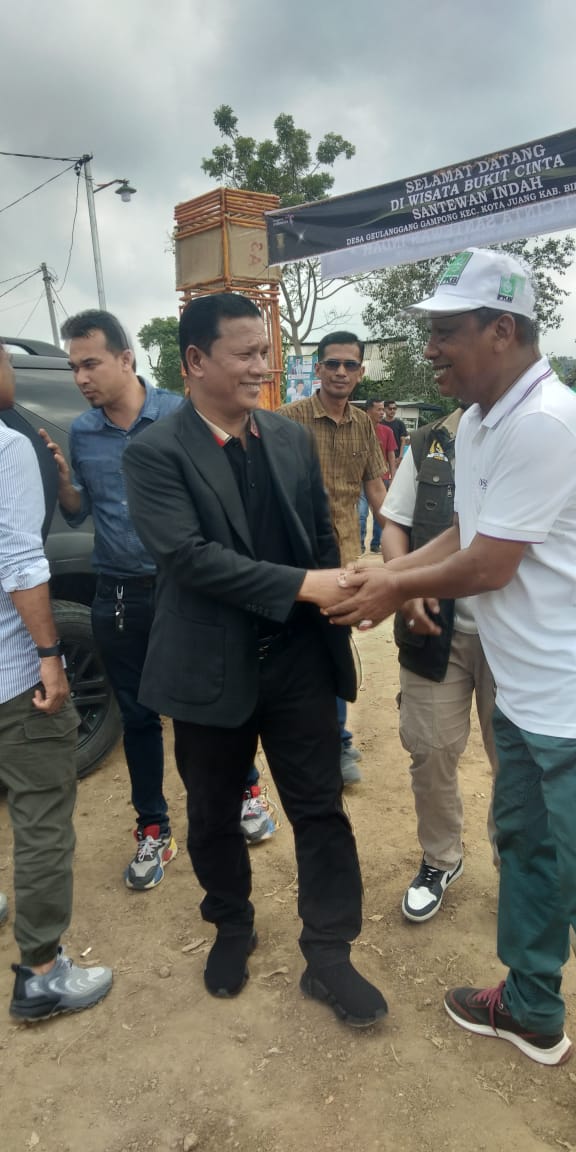 HRD Resmikan Kios dan Gazebo Wisata Bukit Cinta Santewan Indah