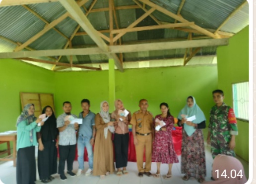 Kepala Desa Akuni (Madaman). Salurkan Bantuan Langsung Tunai (BLT) Dana Desa (DD) triwulan pertama Sampai Maret di tahun 2024.Jam:09:30..Wita