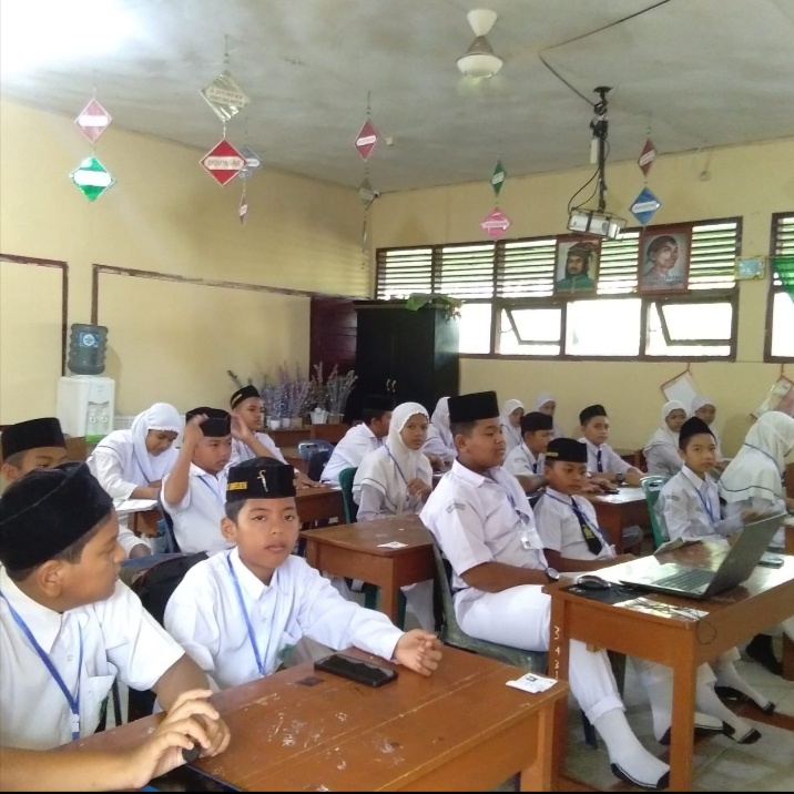 Madrasah Ibtidaiyah(Mi) Negeri 12, kabupaten Bireuen, Melaksanakan Ujian Akhir Semester dengan Android,