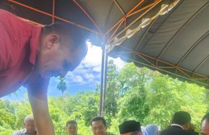 Orang Ramai Sambut Kehadiran Dek Fad Calon Wakil Gubernur Aceh, Saat Kenduri Blang di Pidi