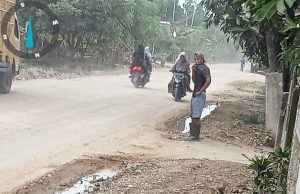 Akibat Proyek Mangkrak Desa Blang Jambe Masyarakat Makan Debu