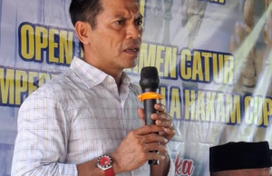 H. Ayi Ariyadi Resmi Membuka Turnamen Catur Hakam Cup Diikuti Puluhan Nelayan Dan Pedagang Ikan