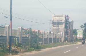 Aparat Penegak Hukum Di Duga Tidak Serius Menangani Proyek Pembangunan Gapura Di Pendidikan Misbahul Ulum Diniyah Al-Azizah Satu