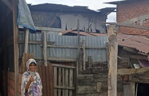 Buk Leli bersikeras makam anak nya tidak boleh di pindahkan.