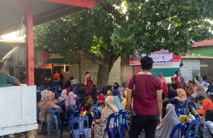 Ratusan Pemuda dan Tokoh beserta kaum Emak Emak Hadiri Acara Silaturahmi Dr Sayuti dan Husaini pom di desa Hagu Selatan Kota Lhokseumawe