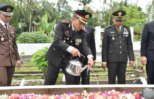 Kapolres Bireuen Pimpin Upacara Ziarah TMP, Peringatan Hari Pahlawan 2024