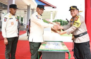 1.352 Linmas Diserahkan ke Polres Aceh Timur Bantu Pengamanan Pilkada