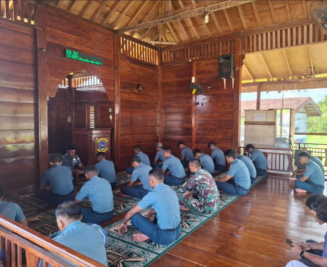PANGKALAN TNI AL (LANAL) SAUMLAKI LAKSANAKAN DOA BERSAMA DALAM RANGKA MENYAMBUT TAHUN BARU 2025