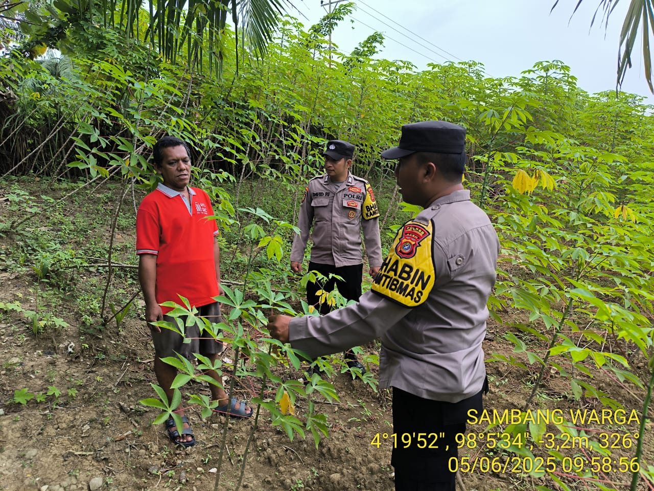 Menjalin Silaturahmi dan Kemitraan Bersama Warga, personel Polsek Rantau Sambang Warga