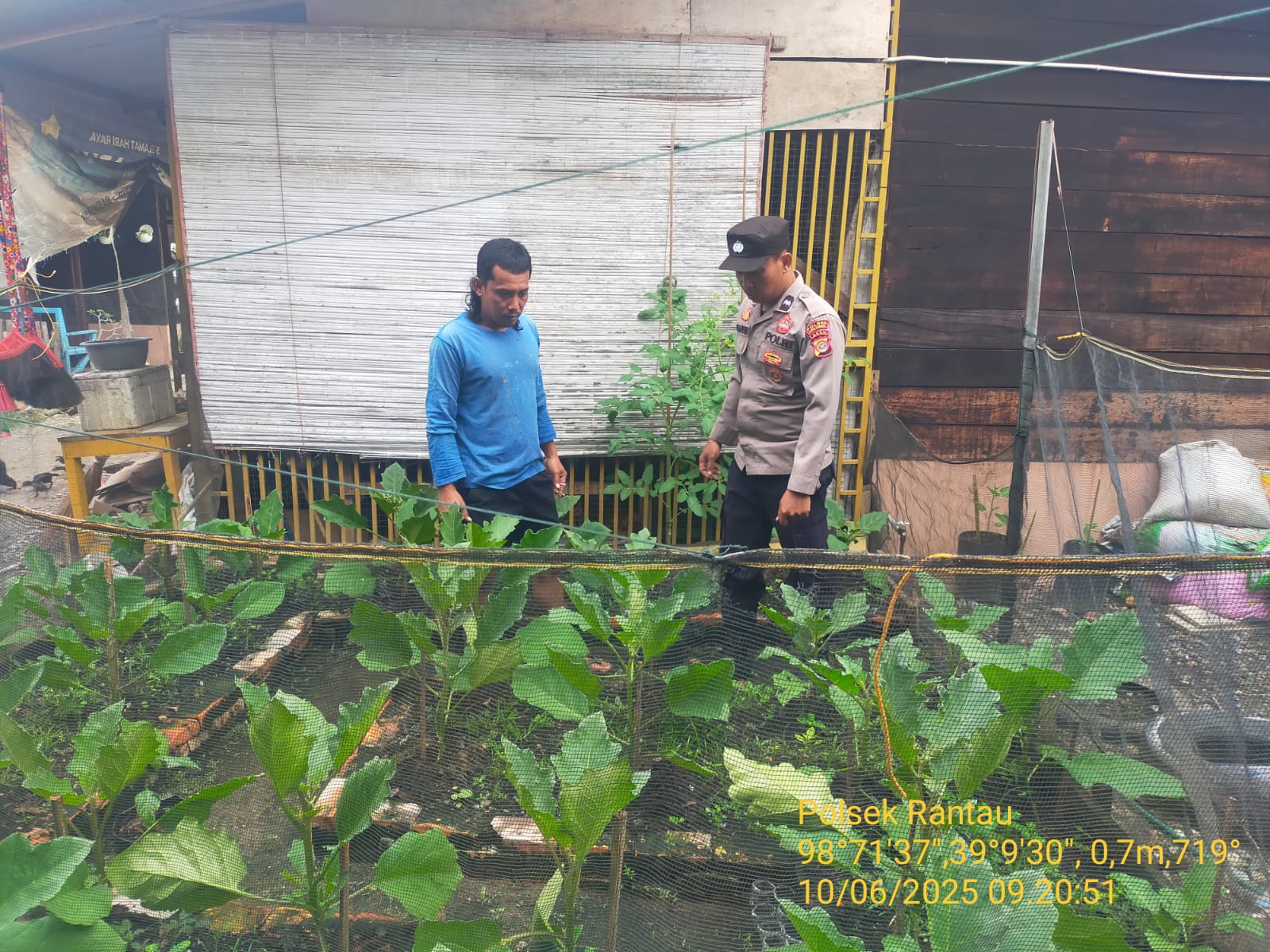 Menjalin Silaturahmi dan Kemitraan Bersama Warga, personel Polsek Rantau Sambang Warga