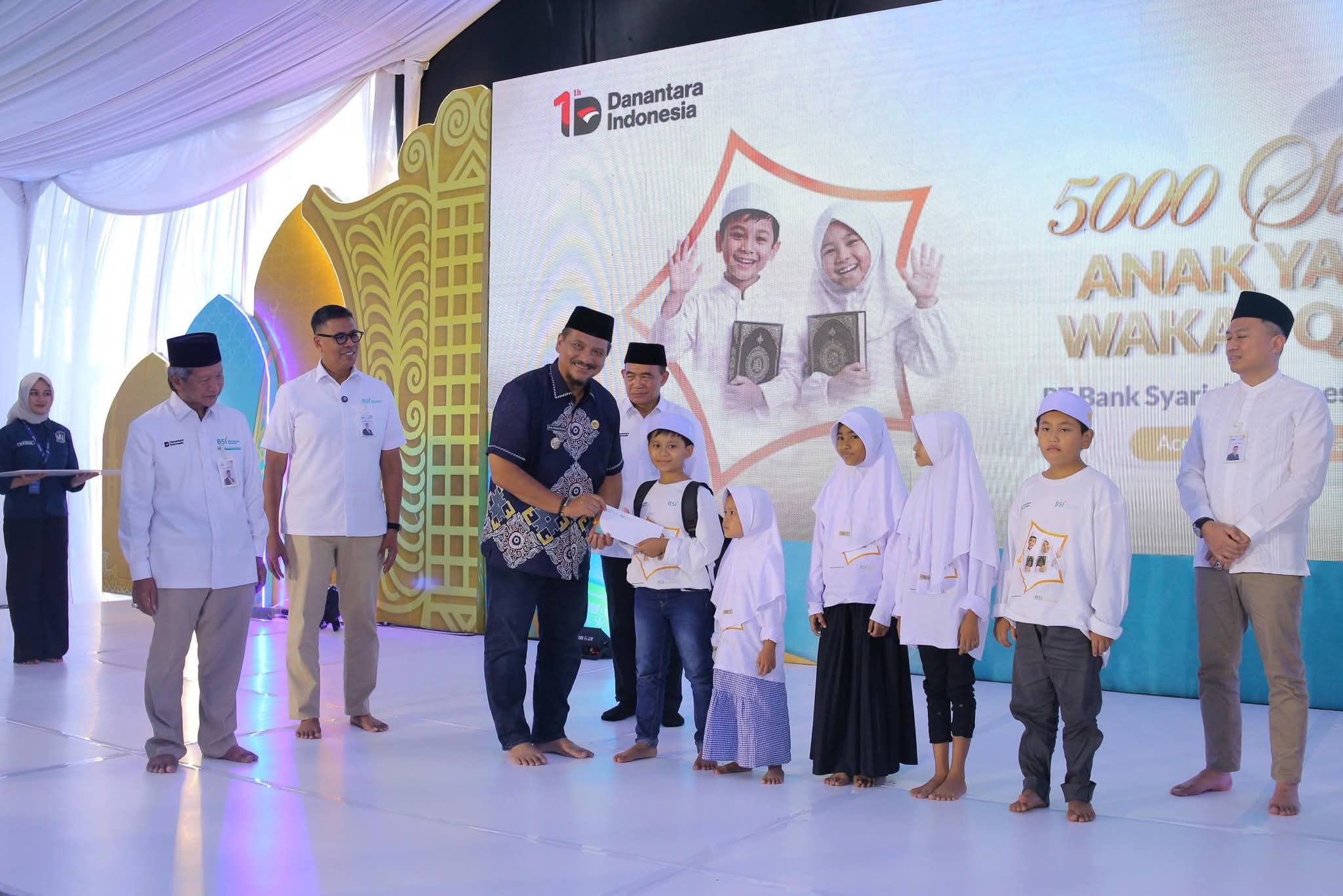 Bupati Aceh Tamiang Hadiri Santunan 5.000 Anak Yatim dan Wakaf Al-Quran Bersama BSI